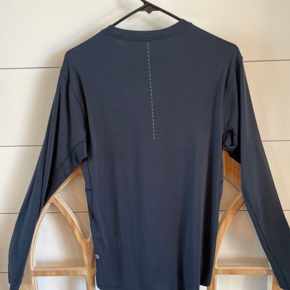 Men’s Lululemon surge long sleeve. Small. - Picture 2 of 2